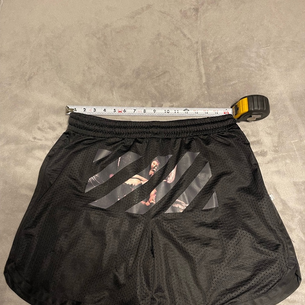 OFF-WHITE C/O VIRGIL ABLOH CARAVAGGIO MESH SHORTS SIZE LARGE